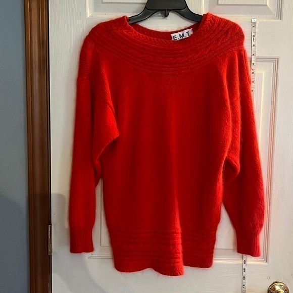 VTG 80s-E. M. T.-M-Red crewneck sweater removable shoulder pads Lambswool blend. - Picture 1 of 10